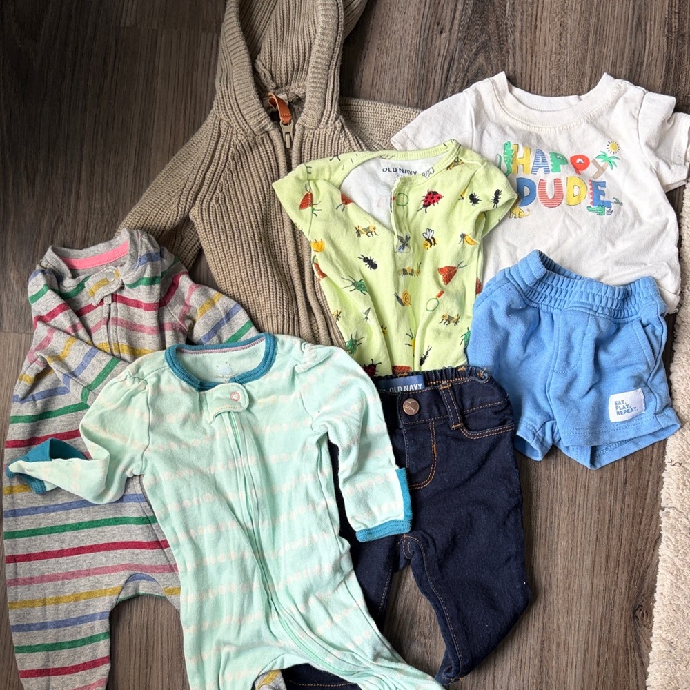 Bundle of 7 0-3 month clothes